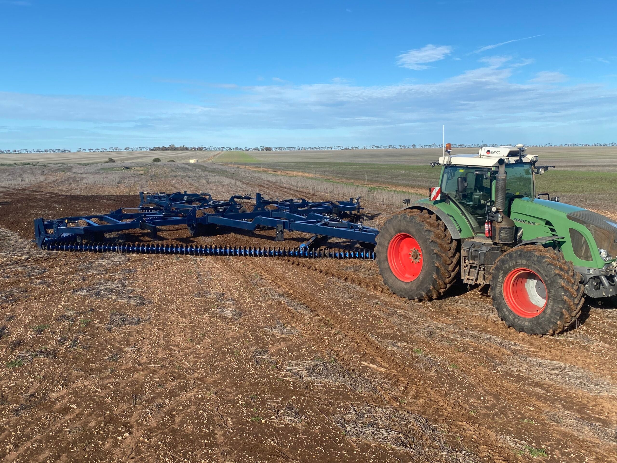 How can the use of surface tillage and harrows be optimised to improve the yield and quality of crops?